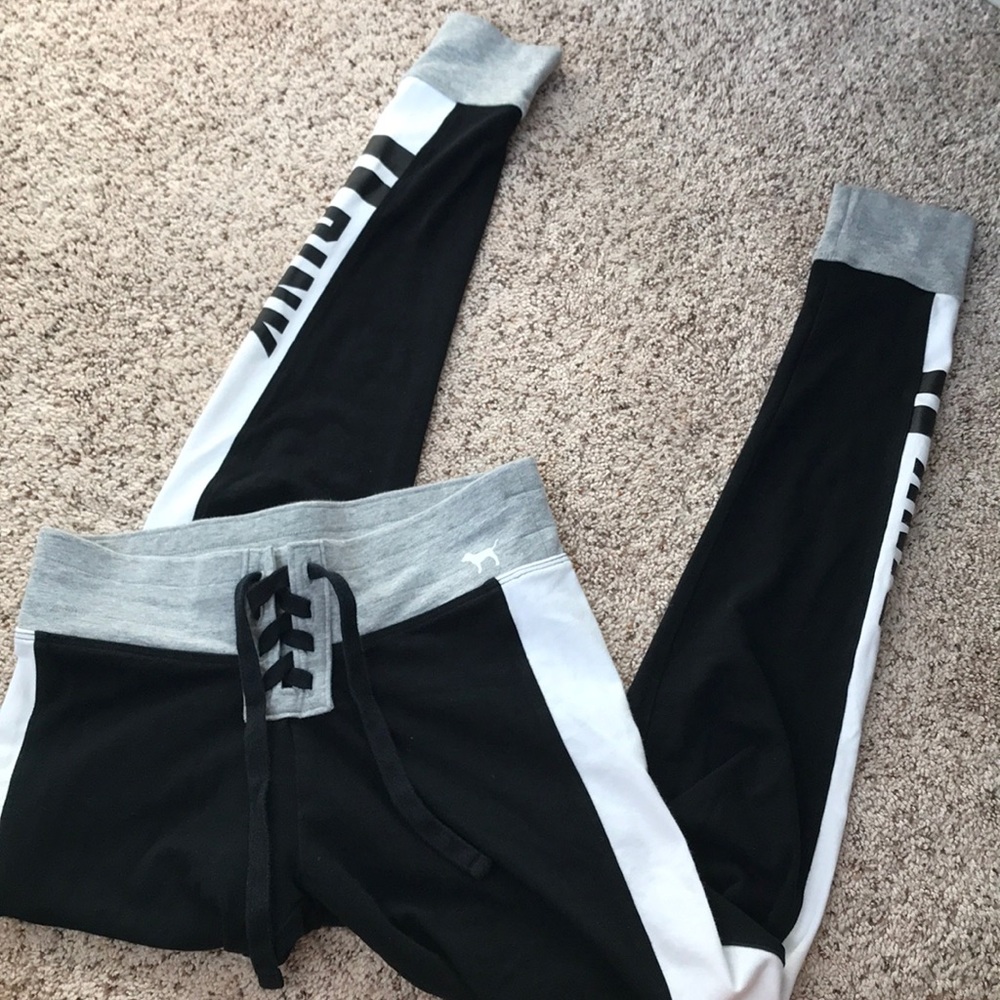 pink leggings / yoga pants